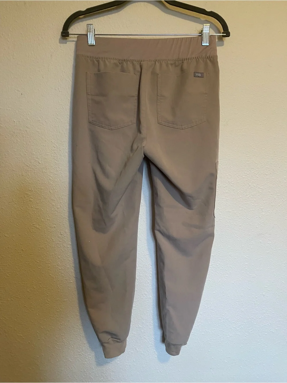 Figs Women’s Zamora Jogger Scrubs Pants Size XS/P Grey Beige Tan